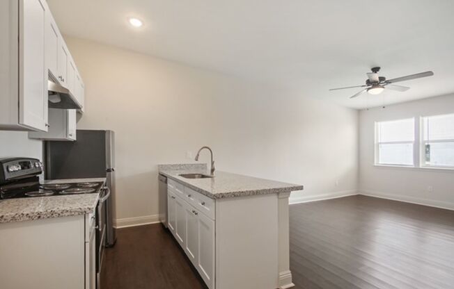 1 bed, 1 bath, $895, Unit F128