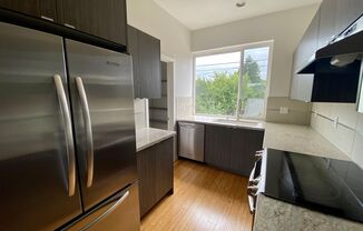 Stunning Modern Ravenna Townhouse for $3575!