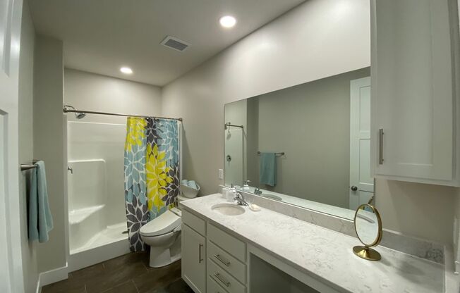 1 bed, 1 bath, 933 sqft, $1,495, Unit 10471 S. 130th Plaza Unit 103 Lakeview A936 M3