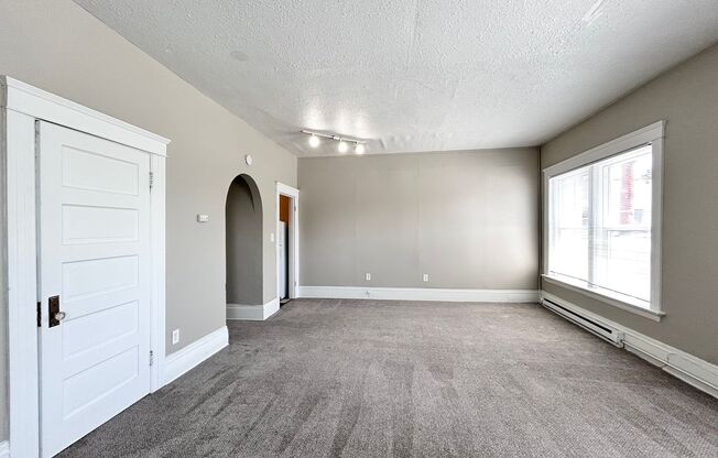 Studio, 1 bath, 500 sqft, $1,095, Unit 08