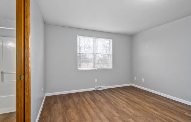 2 beds, 1 bath, 1,050 sqft, $1,599, Unit 3951 - 37