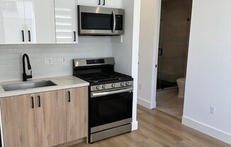 1 bed, 1 bath, 590 sqft, $2,100