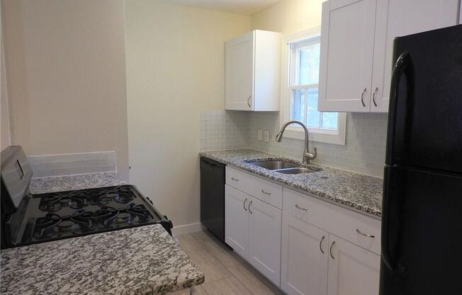 2 Bedroom, 1 Bath home in Casa View!