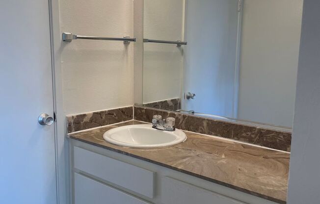 1 bed, 1 bath, 625 sqft, $2,000, Unit 08