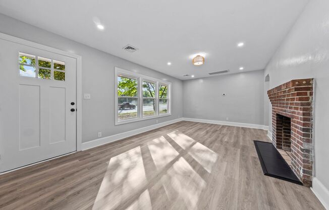 Remodeled 3BR/2BA House in the Heart of Great Neck! Close to Cox High School