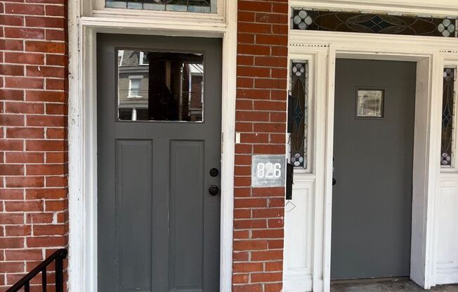 826 Collins