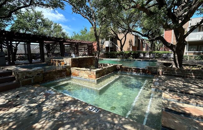 1 bed, 1 bath, $1,250, Unit #120