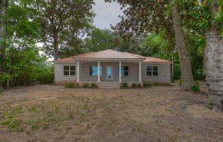 3 beds, 2 baths, $3,200