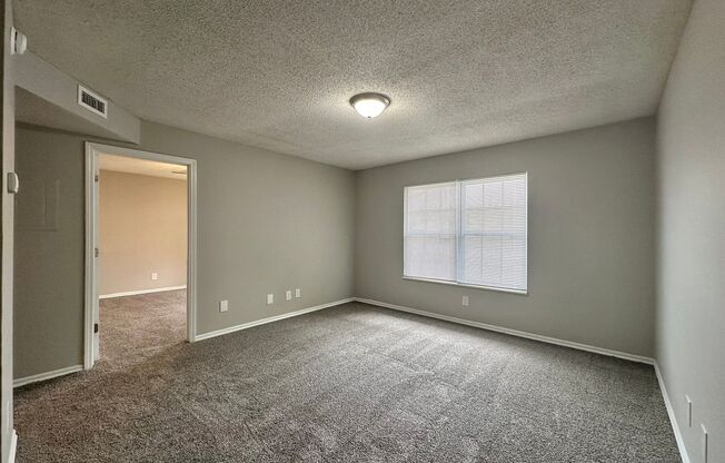 3 beds, 1 bath, 820 sqft, $1,398, Unit 1341w
