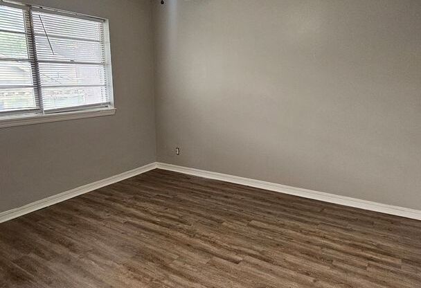 2 beds, 2 baths, 925 sqft, $1,300, Unit 218