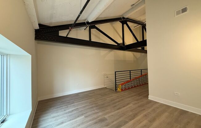 1 bed, 1.5 baths, 689 sqft, $3,375, Unit 202