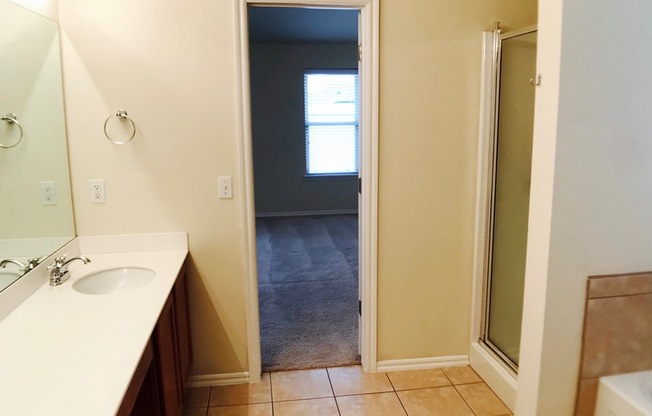 3 beds, 2 baths, $1,650