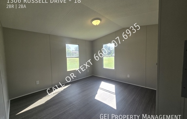 1306 RUSSELL DR