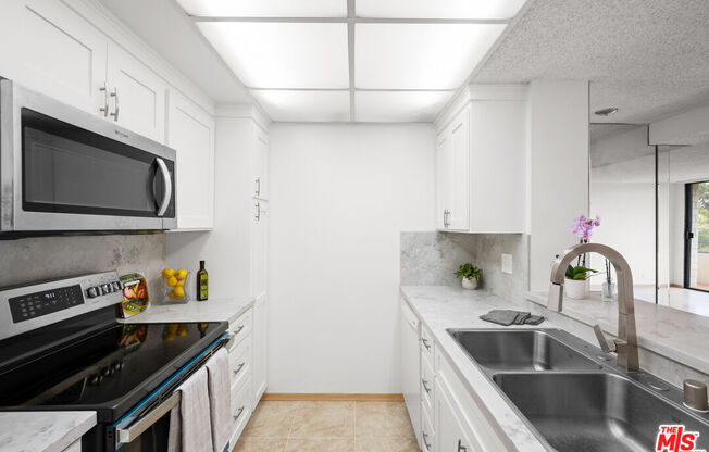 2 beds, 2 baths, 1,088 sqft, $4,600, Unit 810