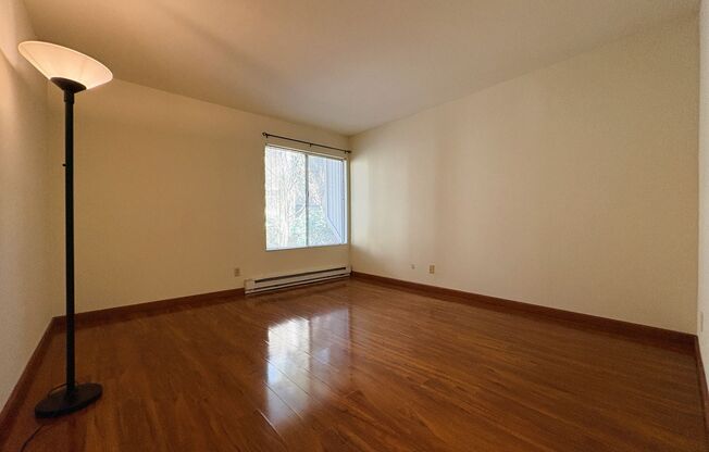 2 beds, 2 baths, $3,400, Unit # 209