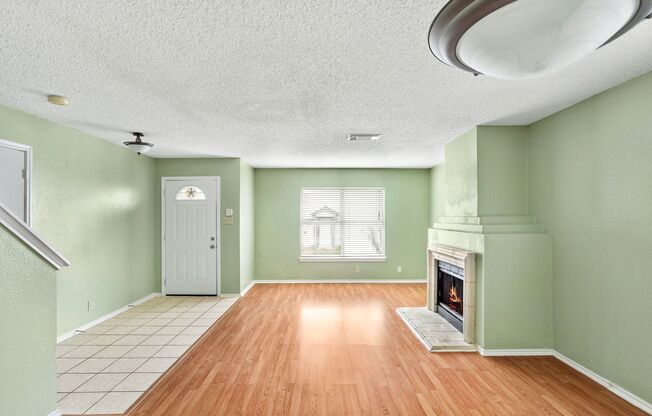 2 Story 4 BD | 2.5 BA Available in July near Medical Center!
