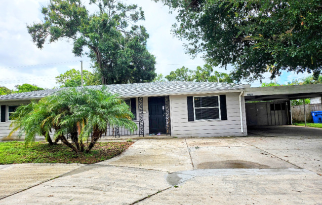 5020 16 AVE N