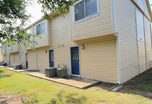 2 beds, 1.5 baths, 916 sqft, $1,090, Unit 10018-1