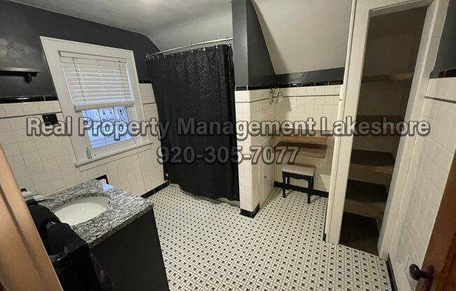 3 beds, 1.5 baths, $2,000