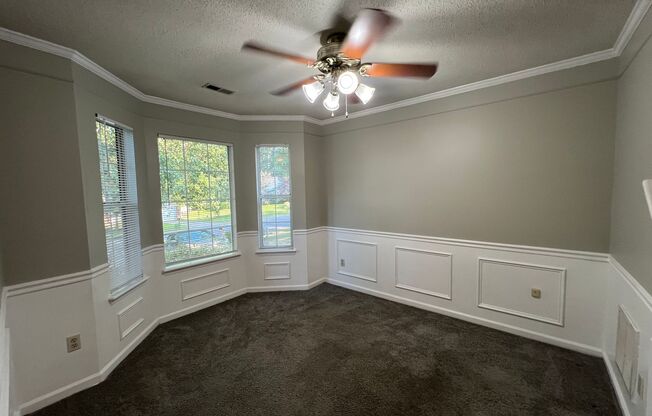 3 Bedroom, 2 Car Garage in Ridgewood