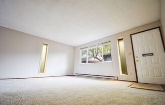 Single Level 2-Bedroom Apartment in the Montavilla Neighborhood!