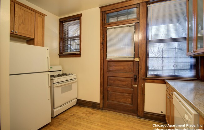 1336 W Waveland Ave K8