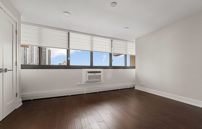 1 bed, 1.5 baths, 662 sqft, $2,495, Unit 14J