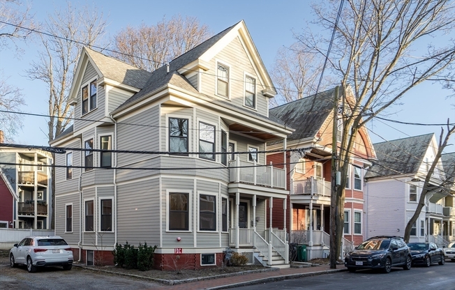 16 TRAYMORE ST