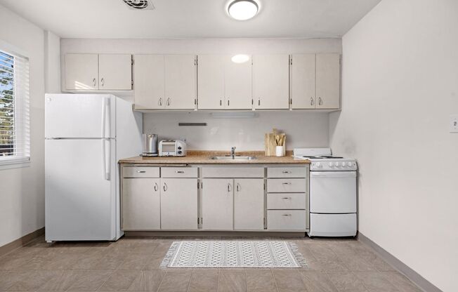 Pet-Friendly One- and Two-Bedroom Apartments in Edmonds