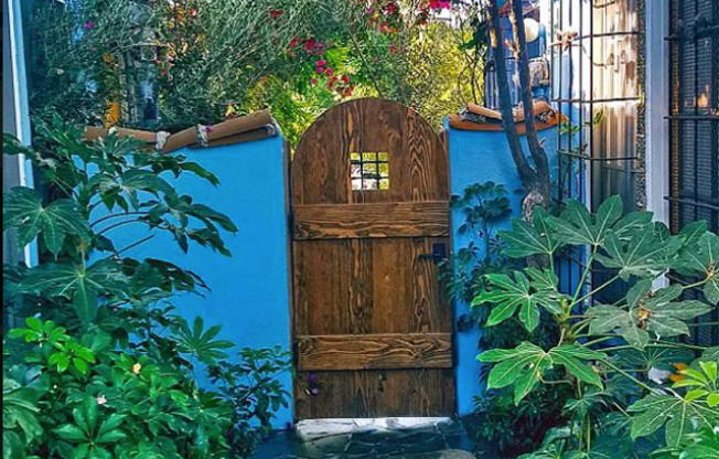 3927 & 3951 MELROSE AVE