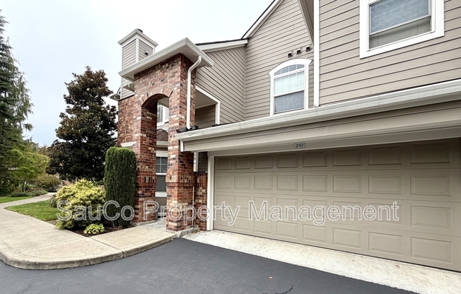 1231 NE HORIZON LOOP