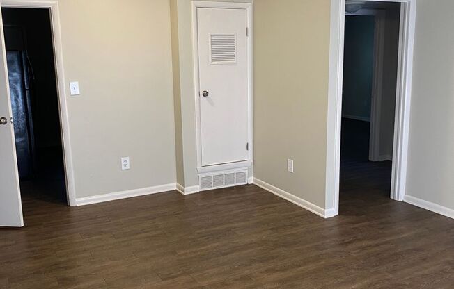 2 beds, 1 bath, 728 sqft, $750, Unit D4