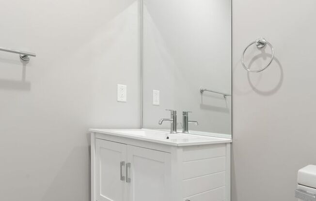2 beds, 2 baths, $1,750, Unit 100