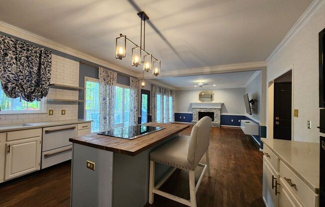 Stunning 4-Bed, 3-Bath Home in Prestigious Walker's Ridge