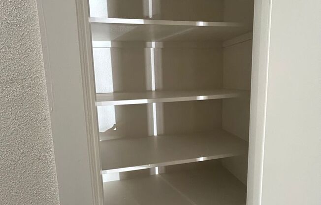 1 bed, 1 bath, 700 sqft, $1,224, Unit ELP2200-102