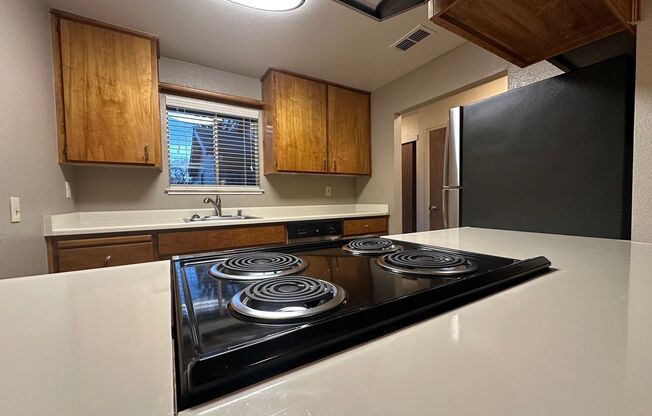 2 beds, 1 bath, $1,675, Unit 10