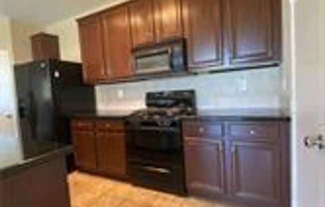 2 beds, 2 baths, $1,895, Unit 169