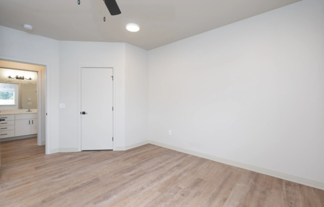 3 beds, 2 baths, 1,871 sqft, $2,880, Unit H-C