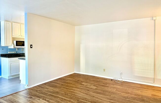 2 beds, 1 bath, $1,550, Unit Unit 212