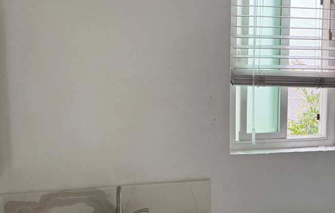 950 Bishop Apartments