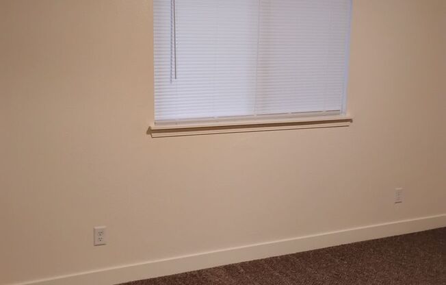 2 beds, 1 bath, 840 sqft, $1,250, Unit 257-664