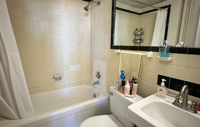 1 bed, 1 bath, 550 sqft, $2,585, Unit 56