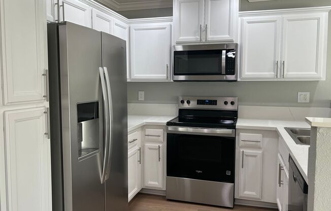 2 beds, 2 baths, 880 sqft, $2,895, Unit N-28