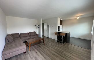 2 beds, 1 bath, $2,610, Unit 6