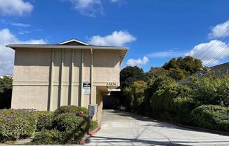 Charming 2bd, 1.5bth condo in highly desirable Hayward location!