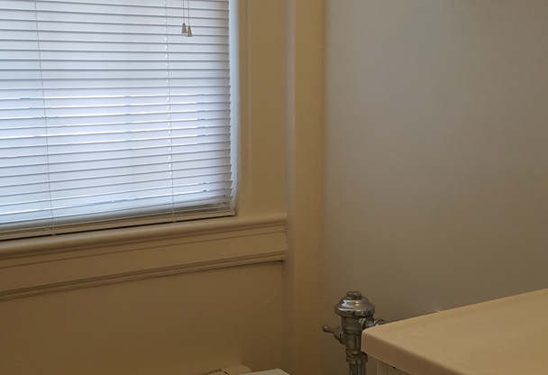2 beds, 1.5 baths, 825 sqft, $1,800, Unit 125