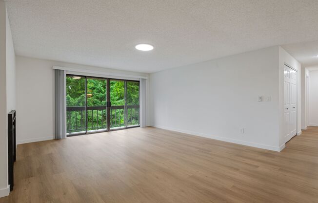 2 beds, 2 baths, 1,100 sqft, $2,095, Unit 402