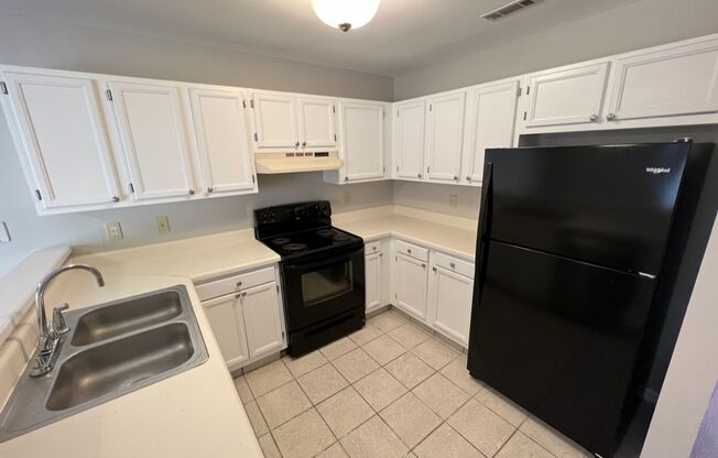 Adorable 2 Bed Townhome Convenient to Duke & UNC!