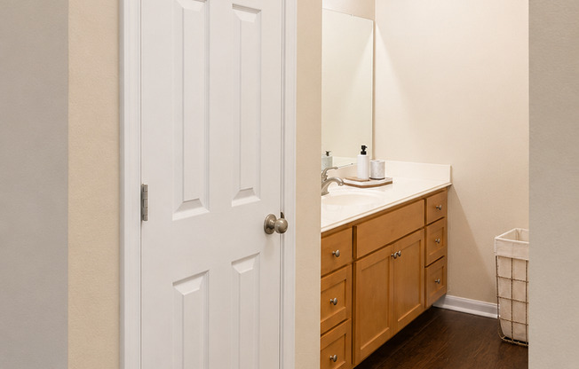 3 beds, 3.5 baths, $2,600, Unit # 804