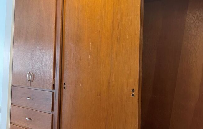 Studio, 1 bath, 350 sqft, $1,250, Unit 205